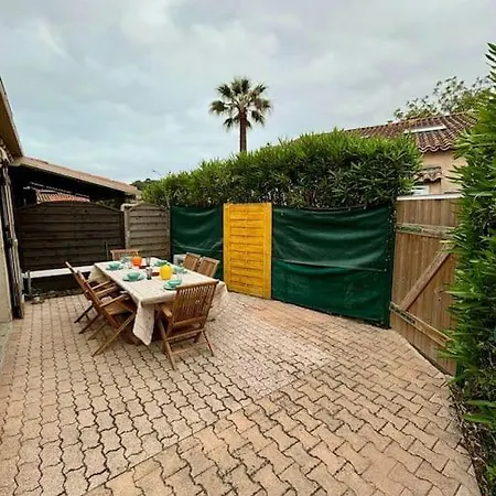 L'esmeralda - Maisonnette De *